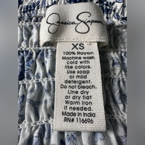 Jessica Simpson Strapless Floral Romper in Size XS - Picture 3 of 4